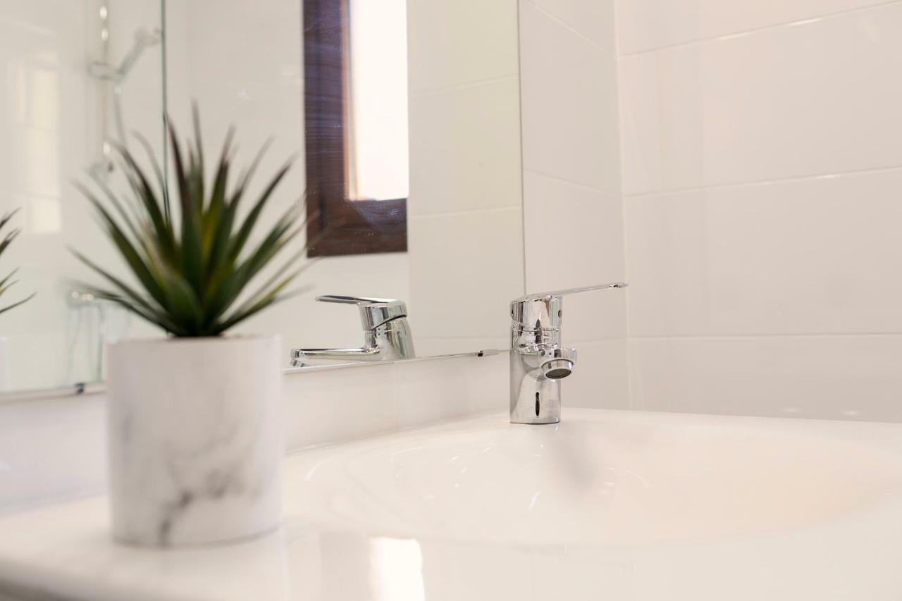 Domus Toledo Apartment ภายนอก รูปภาพ