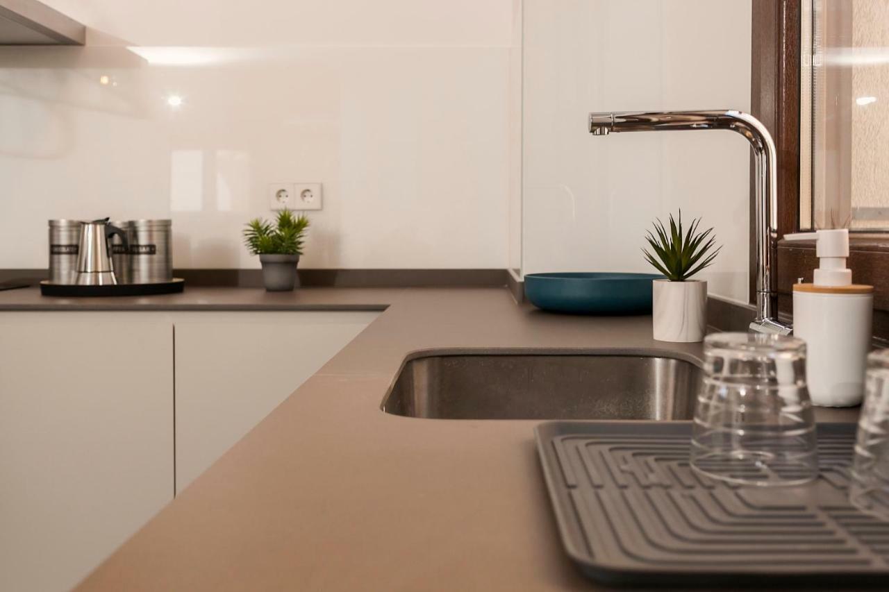 Domus Toledo Apartment ภายนอก รูปภาพ